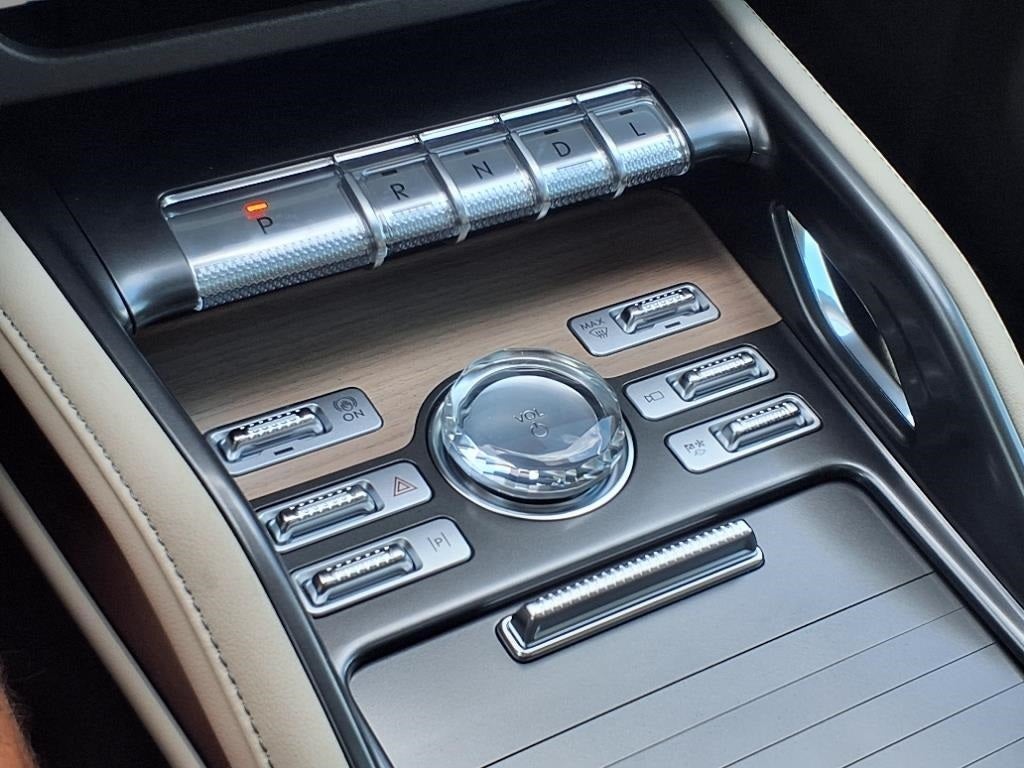 2025 Lincoln Nautilus Reserve