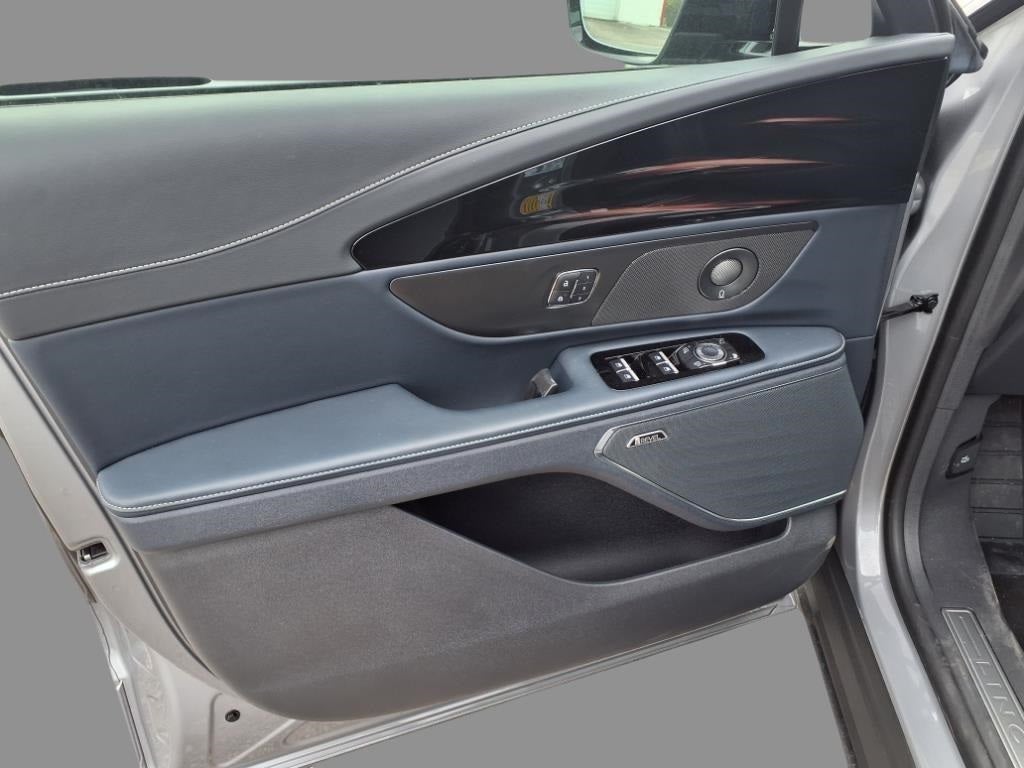 2025 Lincoln Nautilus Reserve