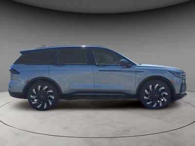 2025 Lincoln Nautilus Reserve