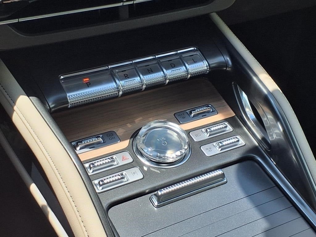 2025 Lincoln Nautilus Reserve