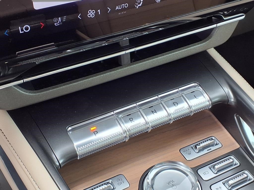 2025 Lincoln Nautilus Reserve