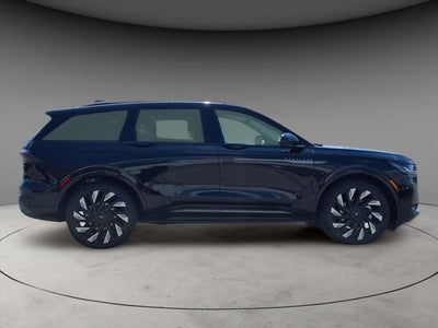 2025 Lincoln Nautilus Reserve