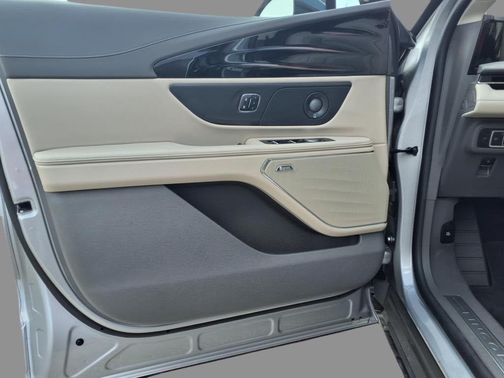 2025 Lincoln Nautilus Reserve