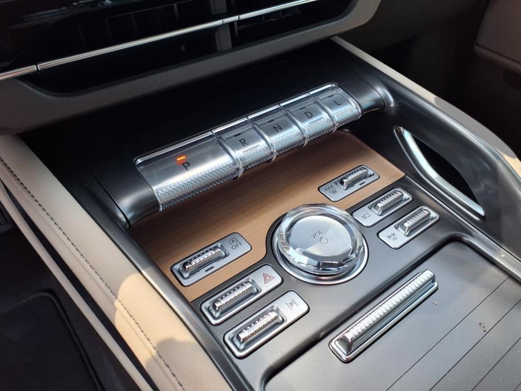 2025 Lincoln Nautilus Reserve