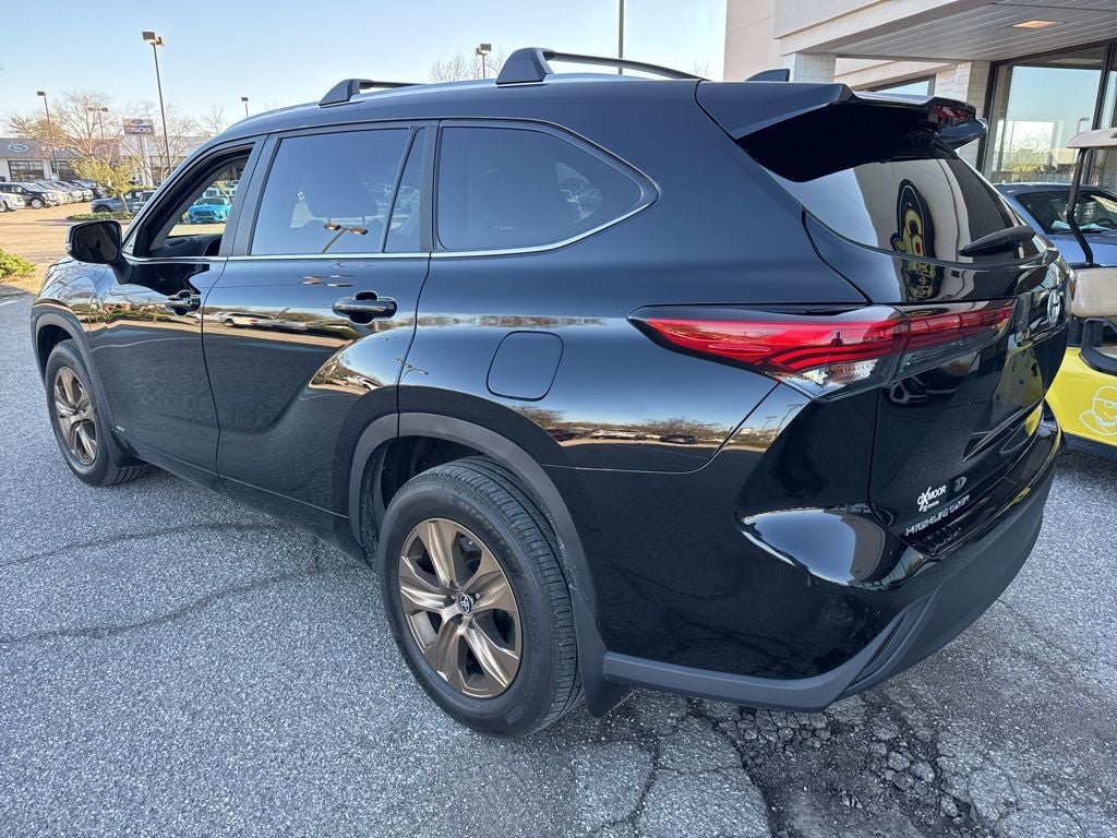 2023 Toyota Highlander Hybrid Bronze Edition