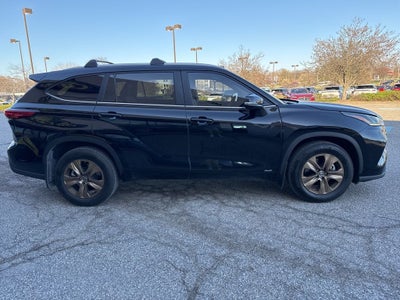 2023 Toyota Highlander Hybrid Bronze Edition