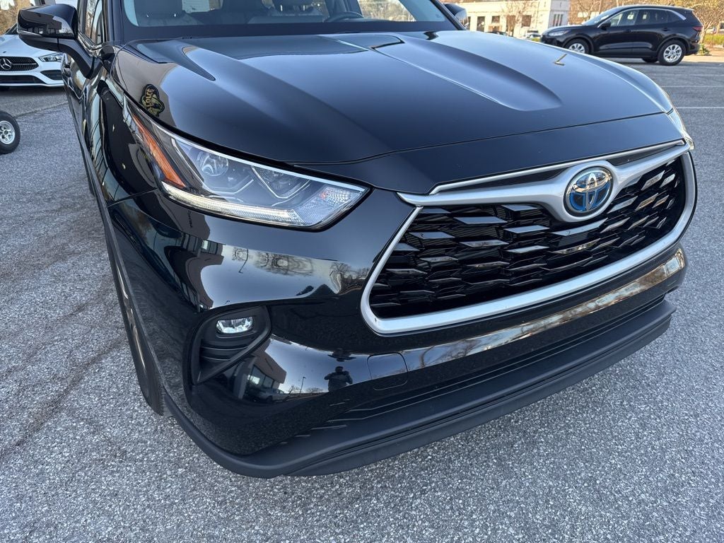2023 Toyota Highlander Hybrid Bronze Edition
