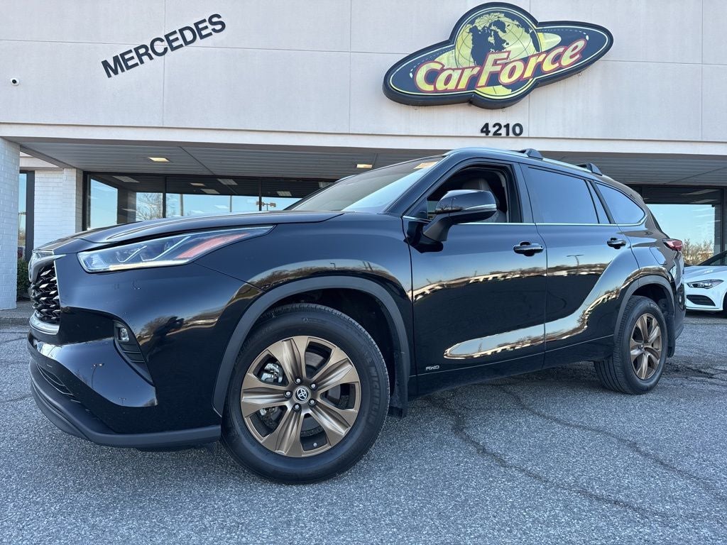2023 Toyota Highlander Hybrid Bronze Edition