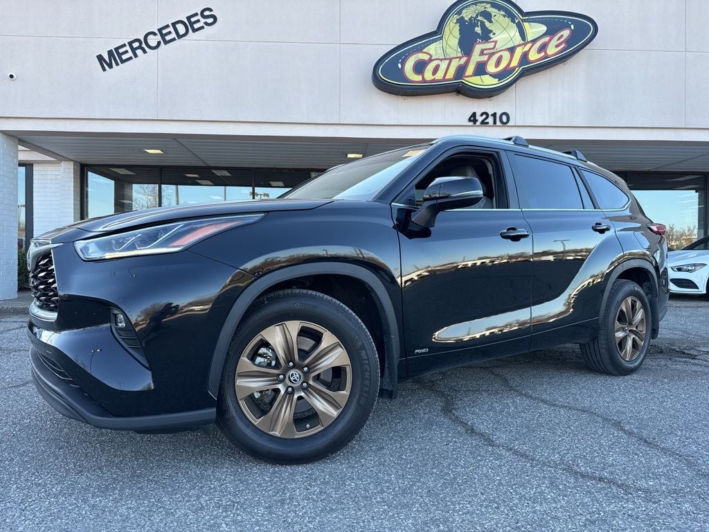 2023 Toyota Highlander Hybrid Bronze Edition