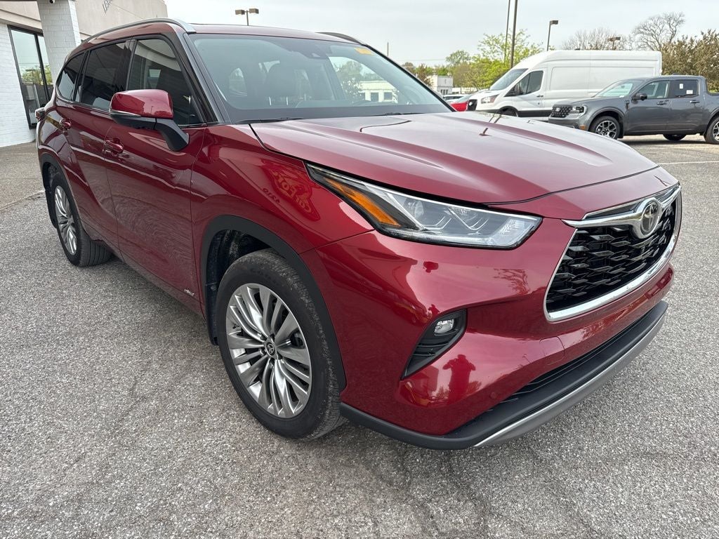 2025 Toyota Highlander Hybrid Platinum