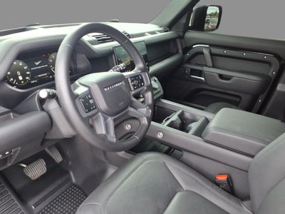 2025 Land Rover Defender 110 X-Dynamic SE