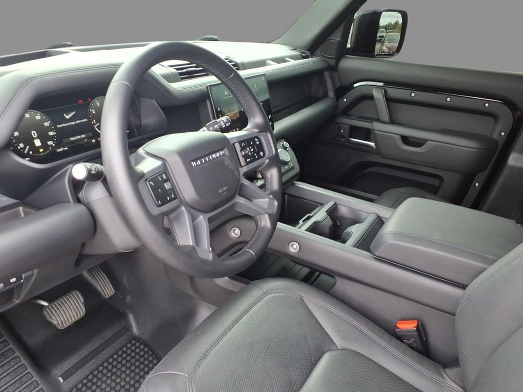 2025 Land Rover Defender 110 X-Dynamic SE