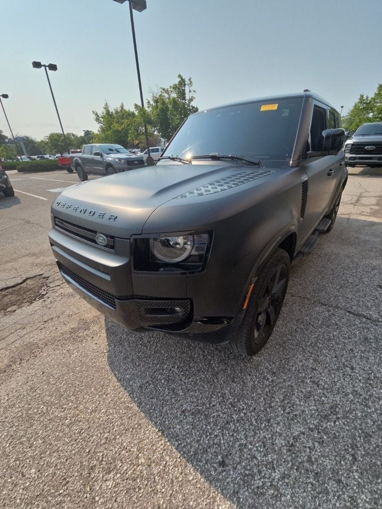 2025 Land Rover Defender 110 X-Dynamic SE