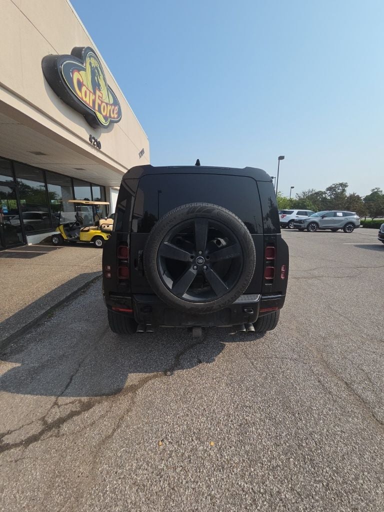2025 Land Rover Defender 110 X-Dynamic SE