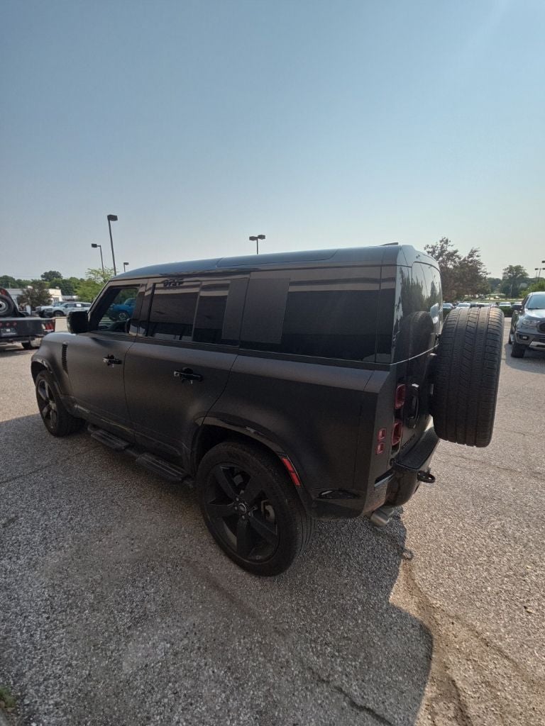 2025 Land Rover Defender 110 X-Dynamic SE