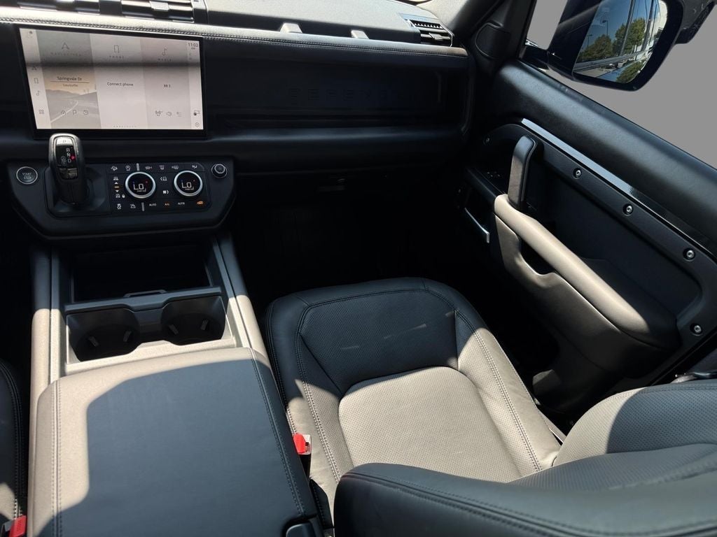 2025 Land Rover Defender 130 X-Dynamic SE