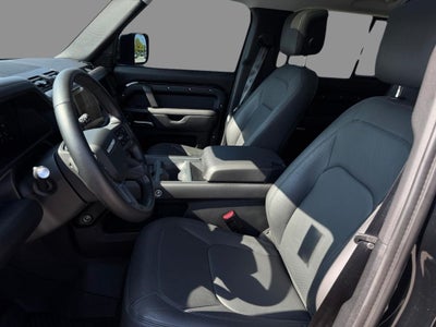 2025 Land Rover Defender 130 X-Dynamic SE