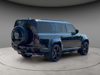 2025 Land Rover Defender 130 X-Dynamic SE
