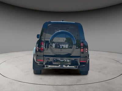 2025 Land Rover Defender 130 X-Dynamic SE