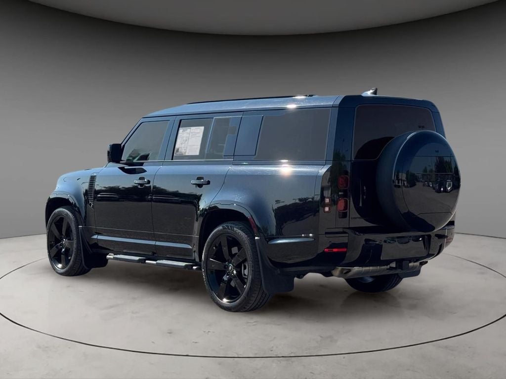 2025 Land Rover Defender 130 X-Dynamic SE